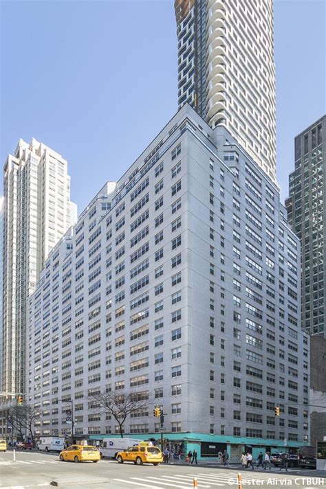 888 8th Ave New York, NY 10019 Units Nearby schools Neighborhood Map FAQ Units All Studio 1 Bed 2+ Bed $485,300 -- bd | 1 ba | 485 sqft Zestimate® - Unit 19J $493,500 -- bd | 1 ba | 575 sqft Zestimate® - Unit 18J $508,300 -- bd | 1 ba | 550 sqft Zestimate® - Unit 2L $518,500 -- bd | 1 ba | 550 sqft Zestimate® - Unit 14L $528,600 